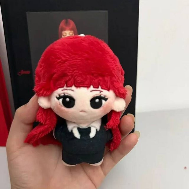Yiran Health & Beauty Kpop Jennie Plüschpuppe Anhänger, 10cm, ab 14 Jahren - Bild 1
