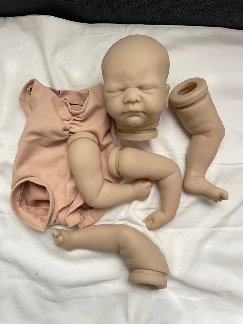 Kovu Reborn Puppenbausatz, schlafendes Baby, 17 Zoll, mit Stoffkörper - Bild 1