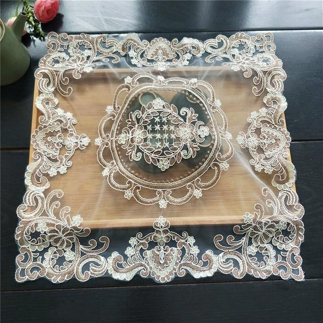 Yiran Furniture Quadratisches Platzset mit floraler Spitzenstickerei in Grau, B/B: 40 x 40 cm - Bild 1