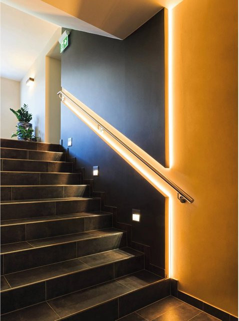 Eglo LED Stripe Weiß 13,5 W dimmbar mit Bluetooth und ZigBee für Schrank, Wand und Küchenzeile - Bild 1