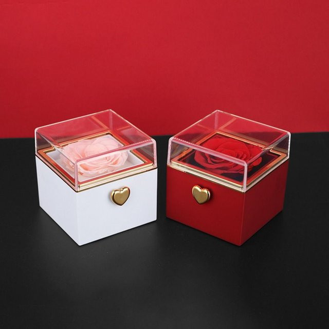 Drehbare Schmuckbox mit ewiger Rose in Rot zur Aufbewahrung von Ringen und Halsketten - Bild 1