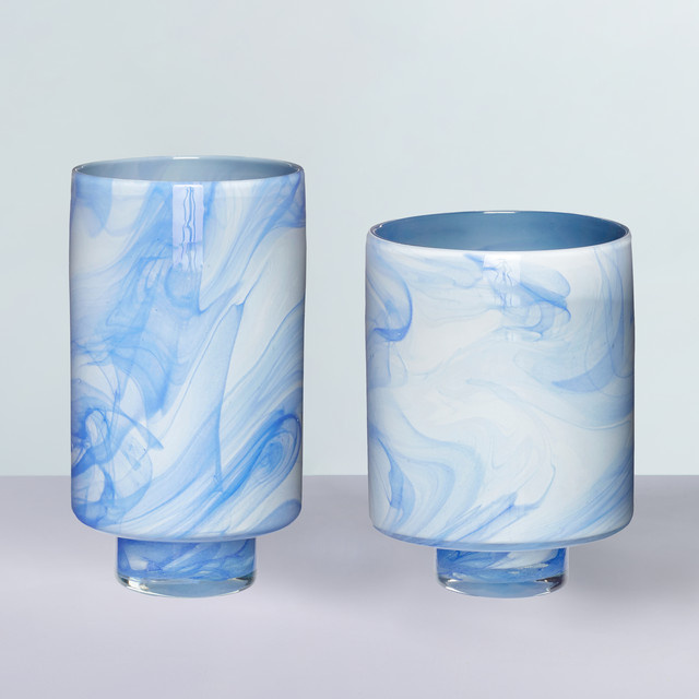 Hübsch Interior Vasen Cloud 2er-Set aus Glas in Blau/Weiß mit Marmormuster - Bild 1