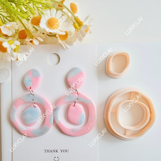 2er-Set organische kreisförmige Ausstechformen aus Kunststoff für Polymer-Ton zur Herstellung von Ohrringen und Schmuck im Boho-Stil - Bild 1
