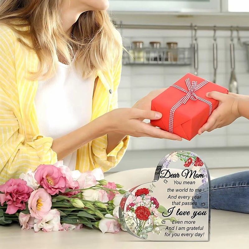 Herzförmige Acryl-Plakette mit floralem Blumenmuster als Geschenk für Muttertag oder Geburtstag in transparentem Design - Bild 3