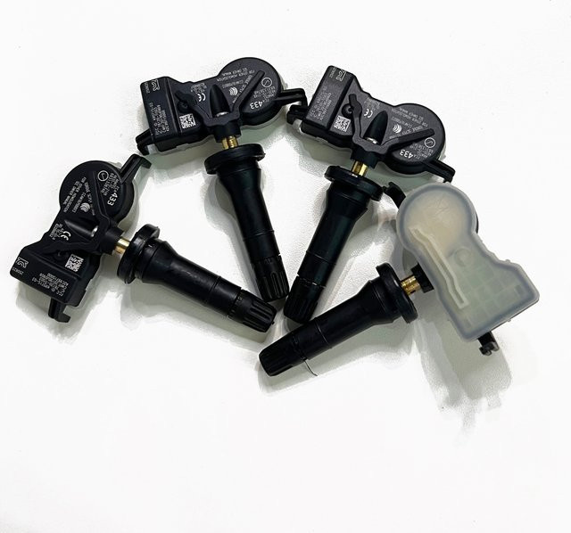 RNABAU Reifendruck Sensor TPMS in Schwarz für Chrysler Pacifica, Jeep Compass, Jeep Renegade und Dodge Durango - Bild 1