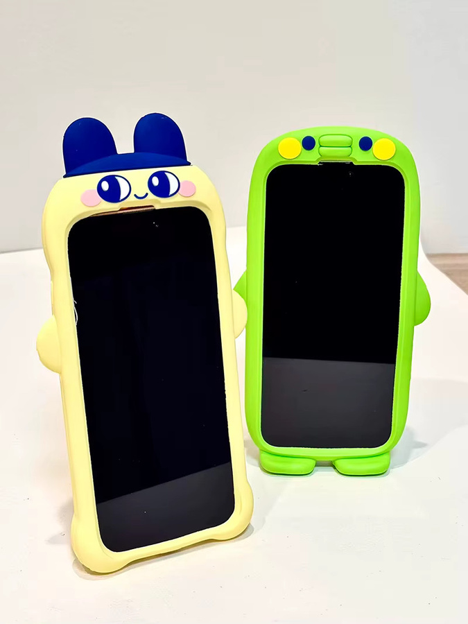 Potdemiel Silikon Handyhülle im Cartoon Tamagotchi Design für iPhone 17 16 15 14 13 Pro Max, weiche und staubdichte Schutzhülle - Bild 1