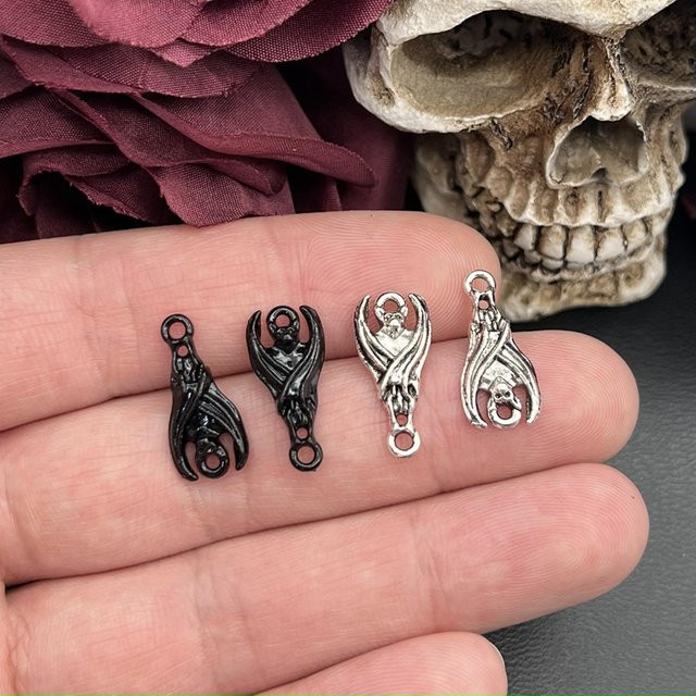 LKLRYWBD Anhänger, Schwarz, Fledermaus, 20*9mm, Unisex - Bild 1