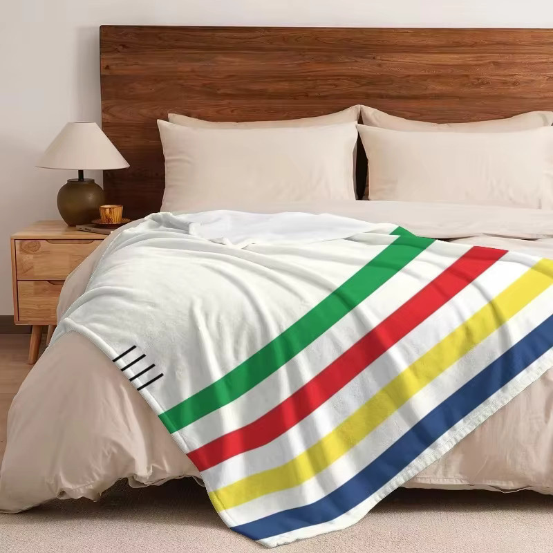 Hudson Bay Ultraweiche Fleecedecke gestreift in Multicolour für Erwachsene - Bild 2