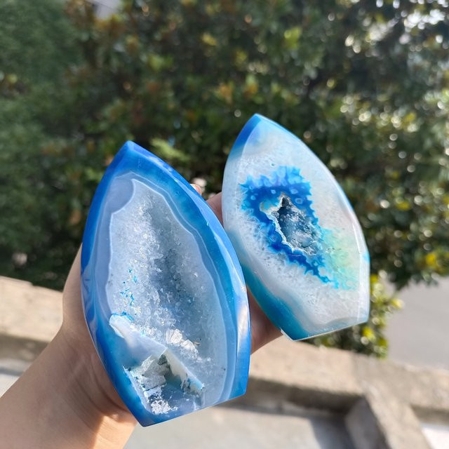 CrystalHola Bohemian Blue Agate Flames Geode Crystal – Handgeschnitzter Palmstone in Blau für DIY Home Decor und Schmuckherstellung - Bild 1