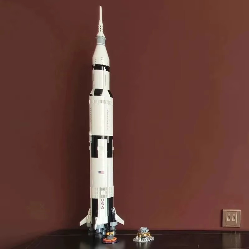 LIEI Apollo Saturn 5 Modellbausatz, Weltraum, 1969 Teile - Bild 4