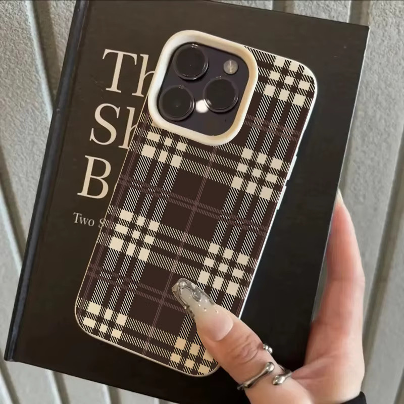 Stoßfeste Handyhülle im Retro-Karomuster für iPhone 11 bis iPhone 17 Pro Max in Braun - Bild 4