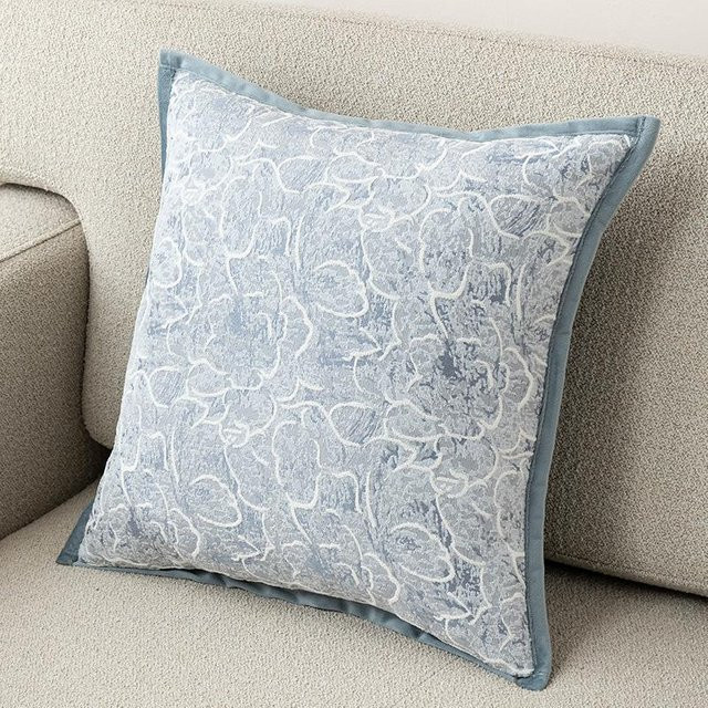 JMG Clothing Blaue Jacquard Kissenhülle aus Chenille mit floralem Muster, B/H: 50 x 50 cm - Bild 1