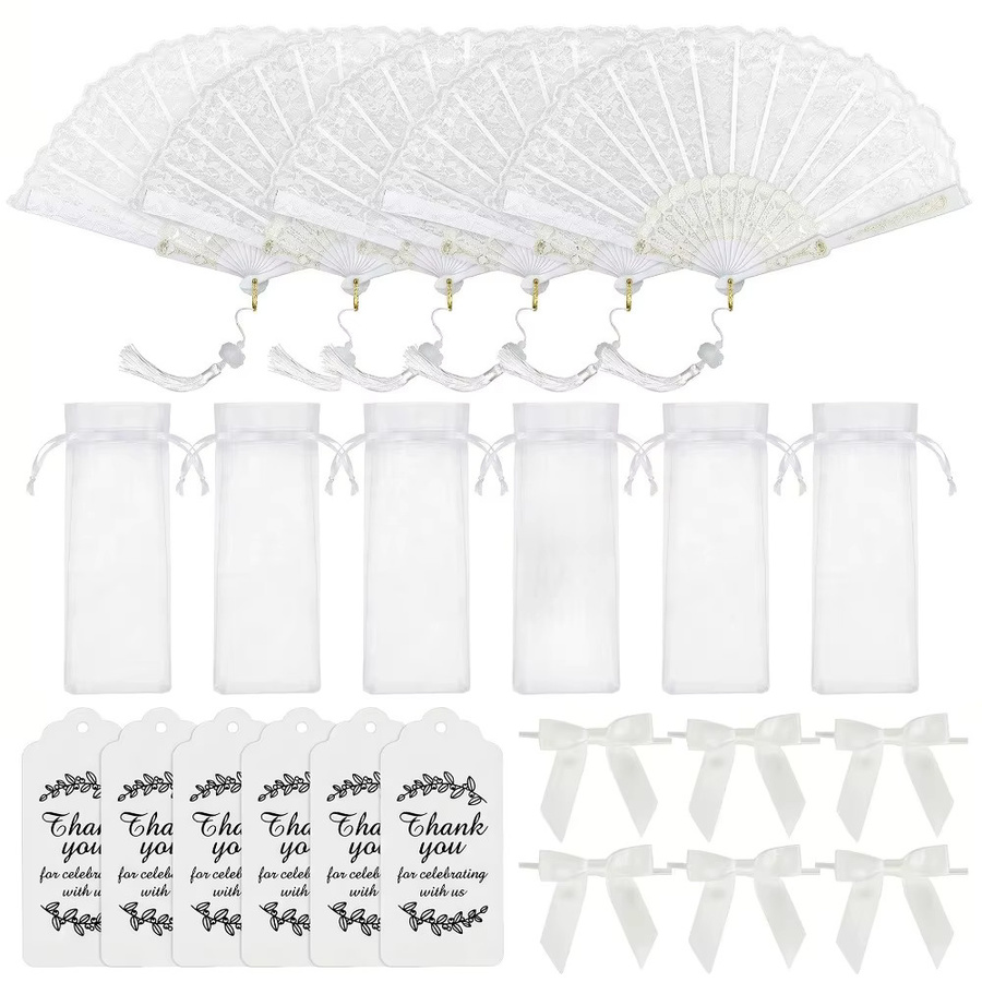 Elegante weiße Spitzen-Faltfächer mit Schleifen, Geschenktüte und Karte als Gastgeschenke für Hochzeit und Brautparty - Bild 4