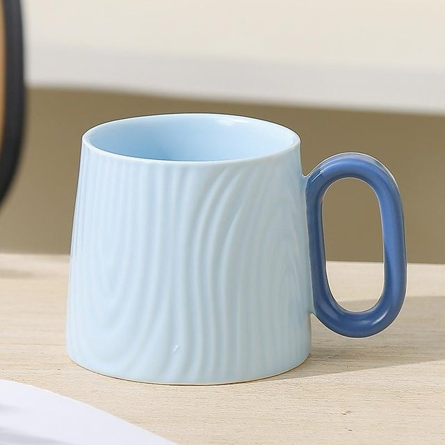 Kreative Keramiktasse mit Deckel von Yiran bag, 320 ml, in Gelb, Grün oder Blau - Bild 1