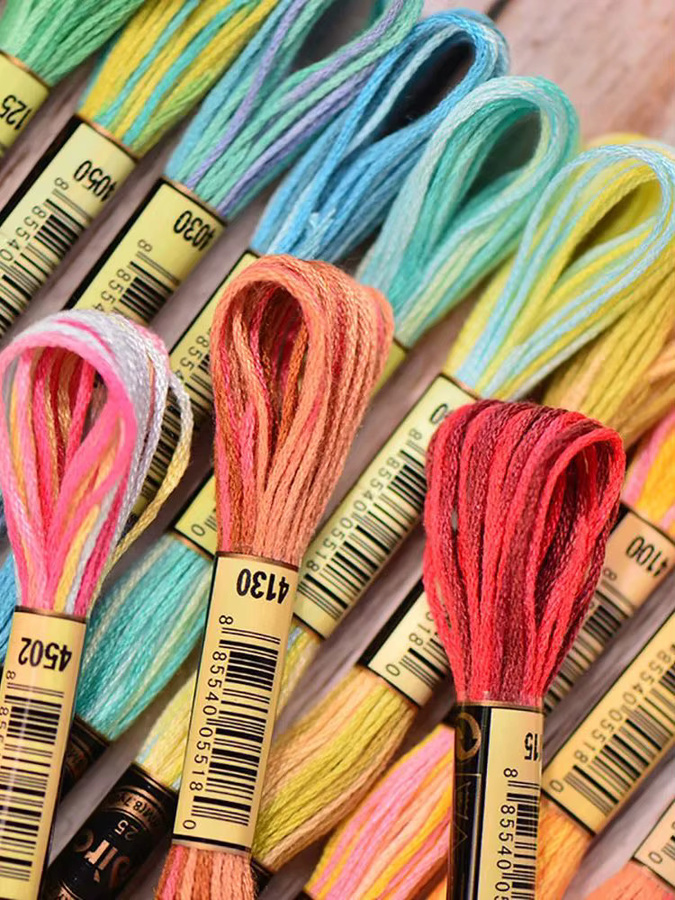 Stickgarn Set aus Baumwolle in 18 Farben für Kreuzstich und Bastelarbeiten, 8 Meter pro Strang, 6 Stränge pro Set, Mehrfarbig - Bild 4