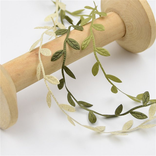 RIBBON HOUSE Handgefertigtes geprägtes Blätterband für Weihnachten und Herbst, Breite: 25 mm, 5 Meter pro Los, Silber und Grün - Bild 1