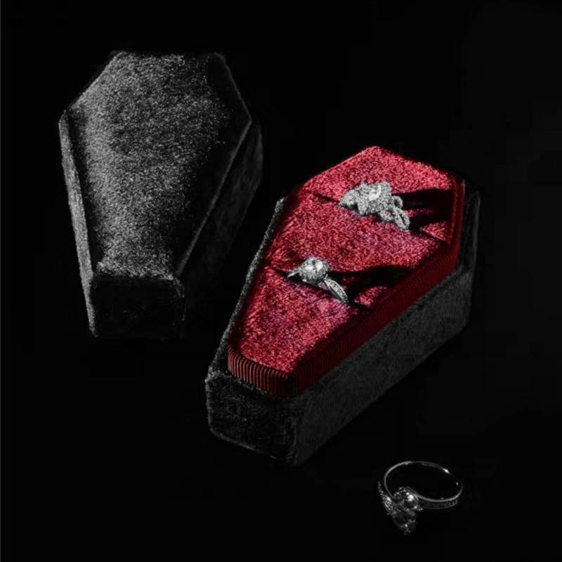 Suansuande Gotische Ringbox in Sargform aus Samt als Vintage Schmuckbehälter für Halloween - Bild 2