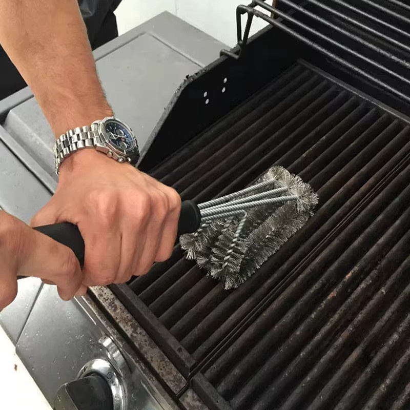 YOCITY 3-teiliges Edelstahl-Grillreinigungsset mit Schaber in Silber und Schwarz - Bild 2