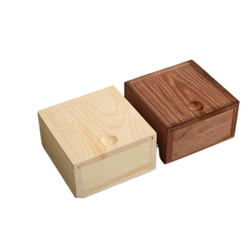 Handgemachte Kiefernholz-Box mit Schiebedeckel in Grau oder Braun - Bild 2
