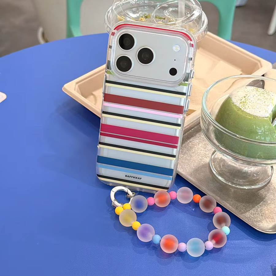 Stoßfeste Schutzhülle mit Retro-Streifen-Design und Perlenkettenanhänger für iPhone 17, 16 und 15 Pro Max in Multicolour - Bild 3