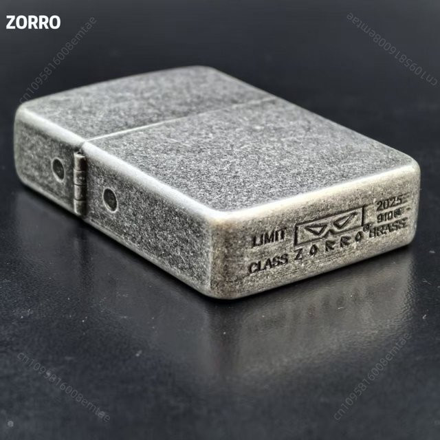Zorro 910S Feuerzeug 1941 in Antik-Silber, klassisches windfestes Reibrad-Feuerzeug für Zigaretten und als Geschenk für Männer - Bild 1