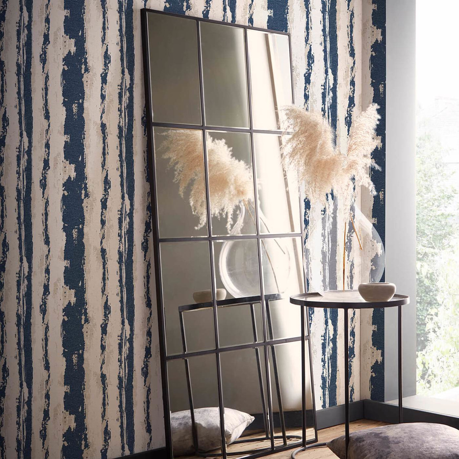 Clarke & Clarke Tapete Herrera Ink mit abstraktem Streifenmuster in Gold, Silber und Blau als Non-Woven-Vliesrolle - Bild 1