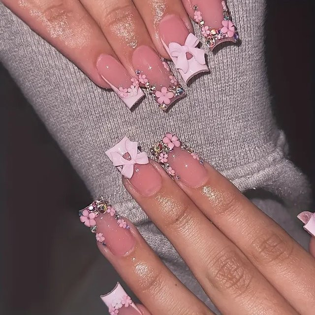 YADORNOS Press On Nails, 24 Stück, White Edge Glitter Diamond Flower Decor, Glänzend - Bild 1