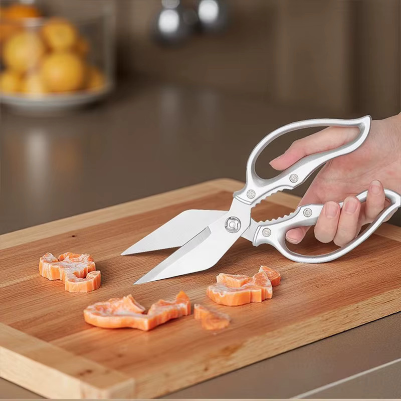 InLeung Multifunktions-Küchenschere aus Edelstahl in Silber für Fleisch, Geflügel und Gemüse - Bild 3