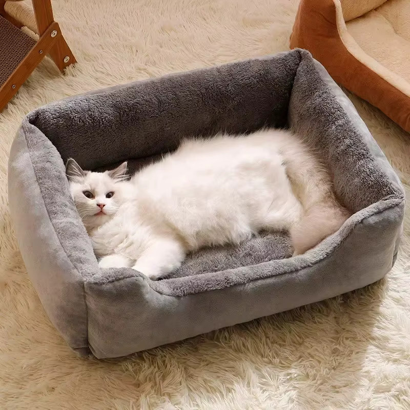 BeiYu Pet Katzenbett in Grün mit Textilbezug, rechteckiges Haustierbett für Katzen und Hunde, B/T/H: 45 x 45 x 30 cm - Bild 1