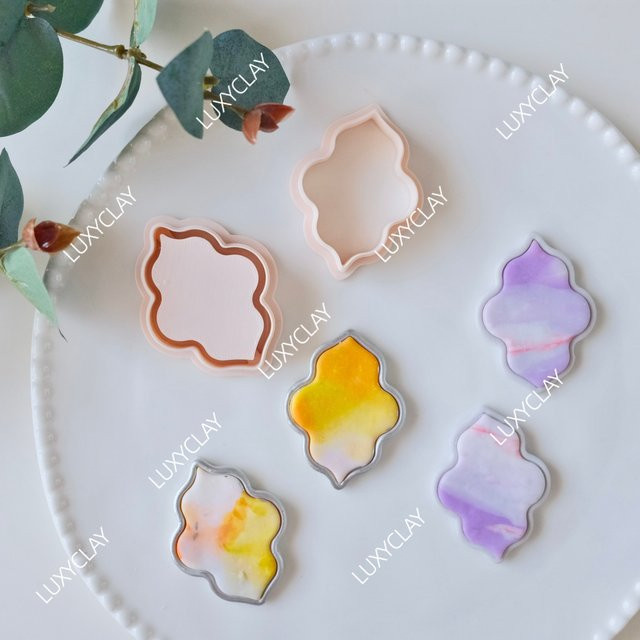 2 Stück Polymer-Tonformen in marokkanischem Fensterrahmen-Design zum Schneiden und Stempeln für deine Schmuckherstellung, Multicolor - Bild 1
