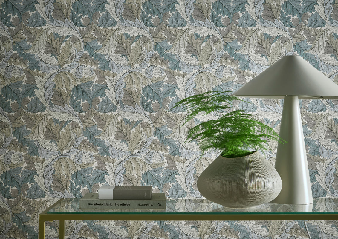 Clarke & Clarke Tapete Acanthus in Slate/Dove mit floralem Art Nouveau Design und botanischem Muster als Vlies-Tapete - Bild 2