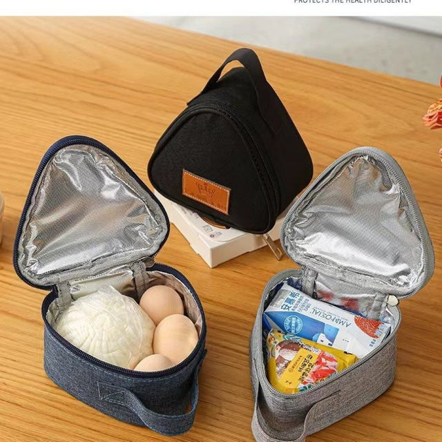 Isolierte dreieckige Lunchtasche für Bento, Sandwiches und Frühstück in Blau und Grau - Bild 1