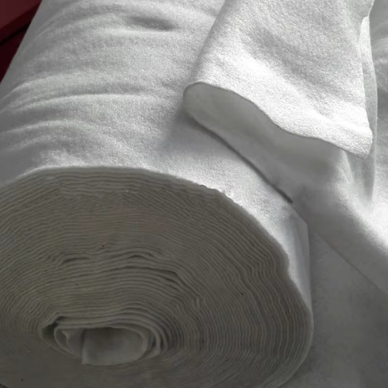 Weiße Baumwollvlies Watte als Füllstoff und Futterstoff für DIY-Nähprojekte und Quilten - Bild 3