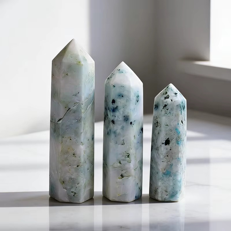 RYCRYSTAL Fynchenit Obelisk aus natürlichem Kristallstein in Mehrfarbig für Reiki und Heimdekoration - Bild 2