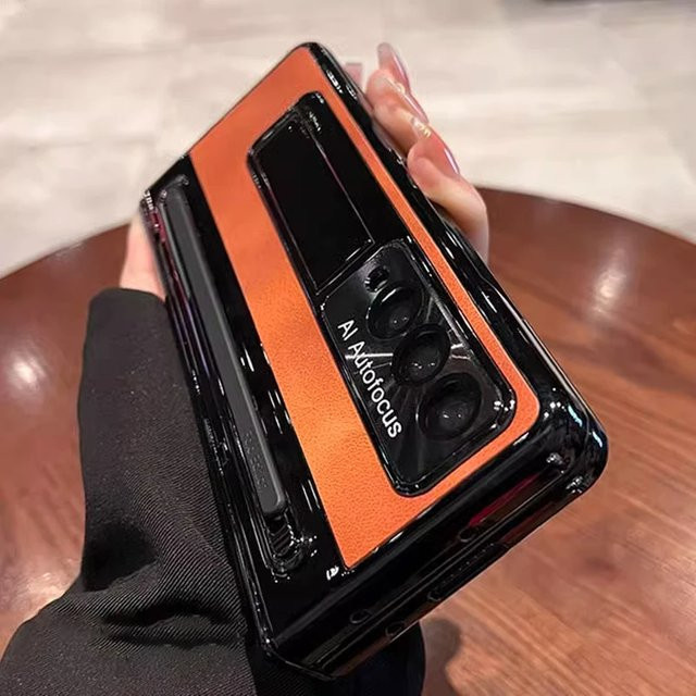 Faltbare Lederhülle mit Stifthalter und Stylus-Etui für Samsung Galaxy Z Fold 7, 6, 5, 4 in Braun - Bild 1