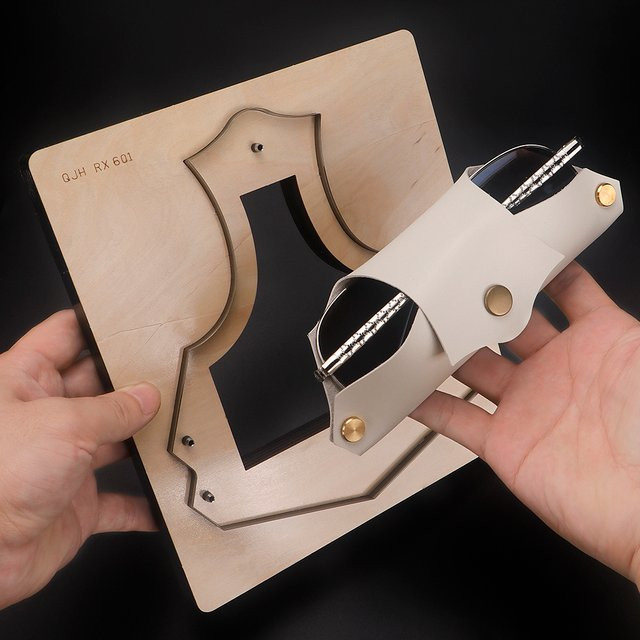 QJH Handgefertigte DIY-Leder-Schneidmesserform für Sonnenbrillen-Taschen - Bild 1