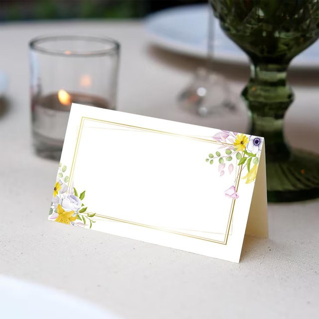 Weiße Tischkarten aus Papier für Hochzeit, Abendessen und Geburtstag als Sitznummern oder Namenskarten - Bild 1
