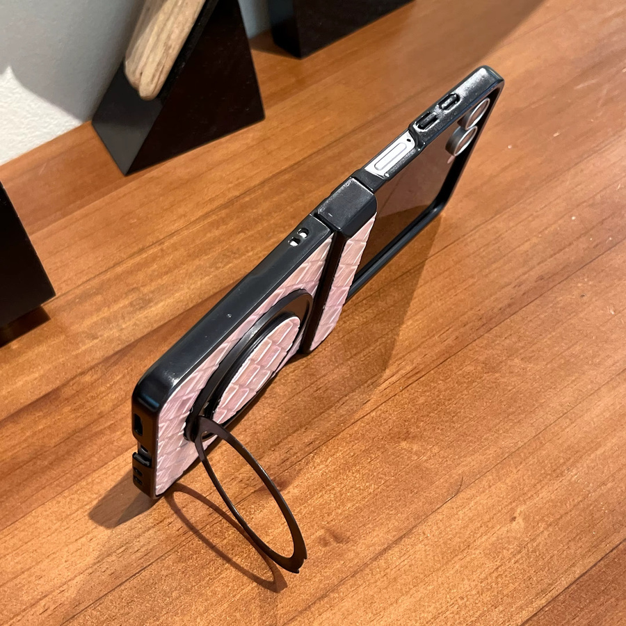 Samsung Z Flip Handyhülle mit buntem Webmuster und Magnetring-Ständer, kompatibel mit den Modellen Z Flip 7, 6, 5, 4, 3 und FE, Farbe: Mehrfarbig - Bild 2