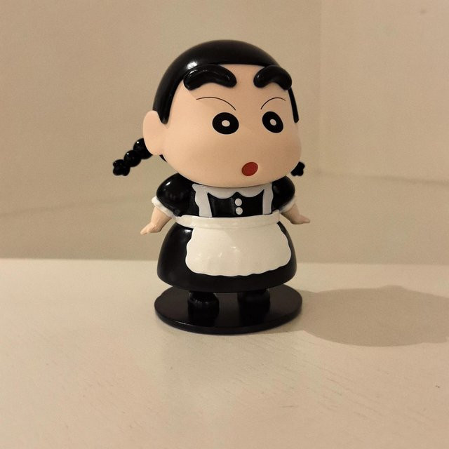 Yiran toy 1 Crayon Shin chan Anime Modell Shin chan cos Dienstmädchen 10cm - Bild 1
