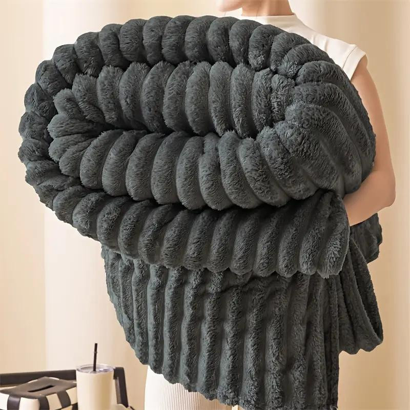 Resplendent Home Plüsch-Fleece-Decke mit Rippstruktur in Beige und Grau, B/B: 200 x 230 cm und 70 x 100 cm - Bild 3