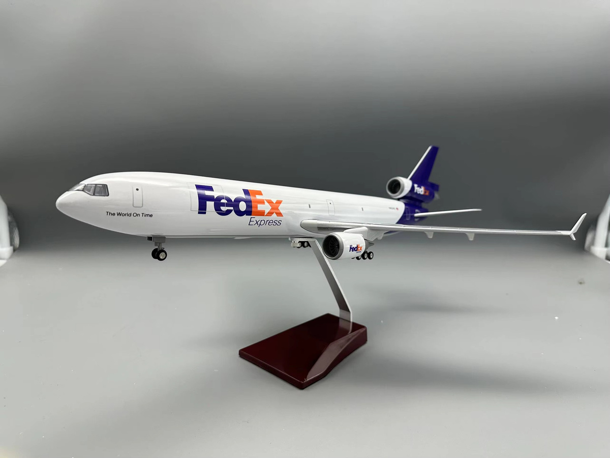 ZOCO MD11 Flugzeugmodell FedEx Cargo Airways in Weiß aus Harz und Kunststoff mit Fahrwerk als Sammlerstück - Bild 2
