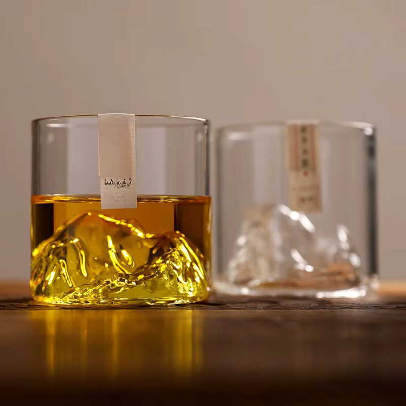 Loveyalty Japanisches 3D-Berg-Whiskyglas mit Gletscher-Design in einer Holz-Geschenkbox, transparenter Tumbler für Whiskey und Wodka - Bild 1