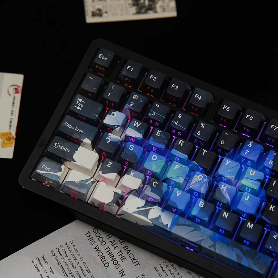Readson PBT Tastenkappen im Cherry-Profil mit Butterfly-Tastenkappen für ISO-Layout, seitlich bedruckt, mehrsprachig (Deutsch, Hebräisch, Spanisch, Französisch, Russisch, Koreanisch) - Bild 1