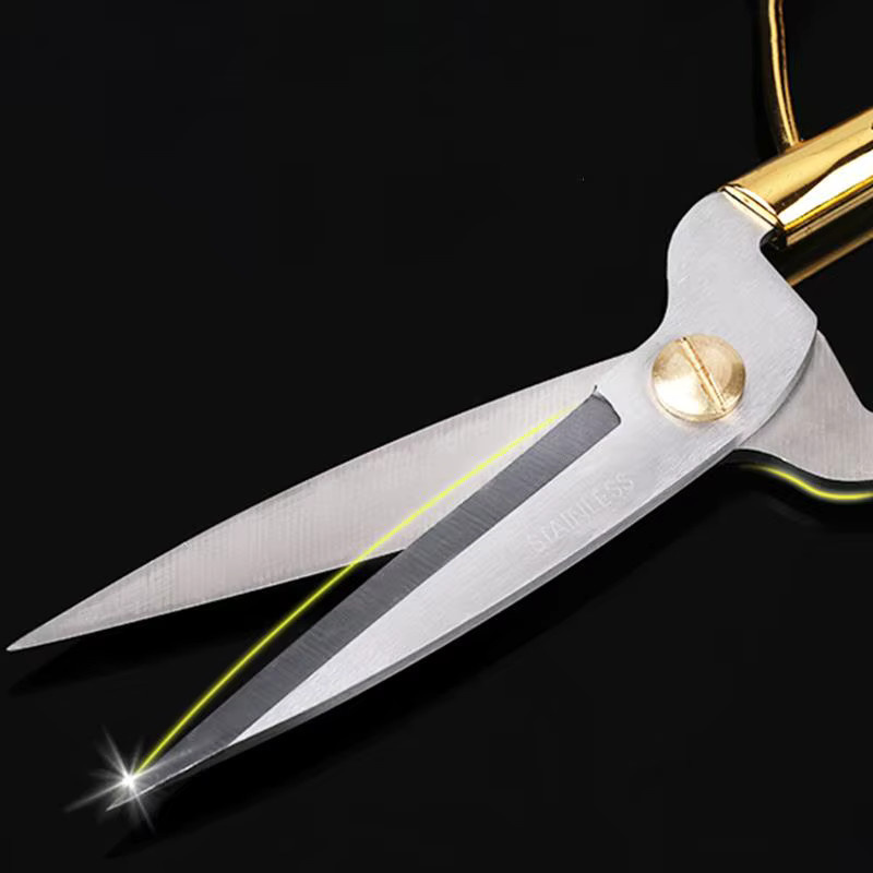 Goldene Vintage-Schneider Schere aus Edelstahl für Handwerk und Stickerei - Bild 2