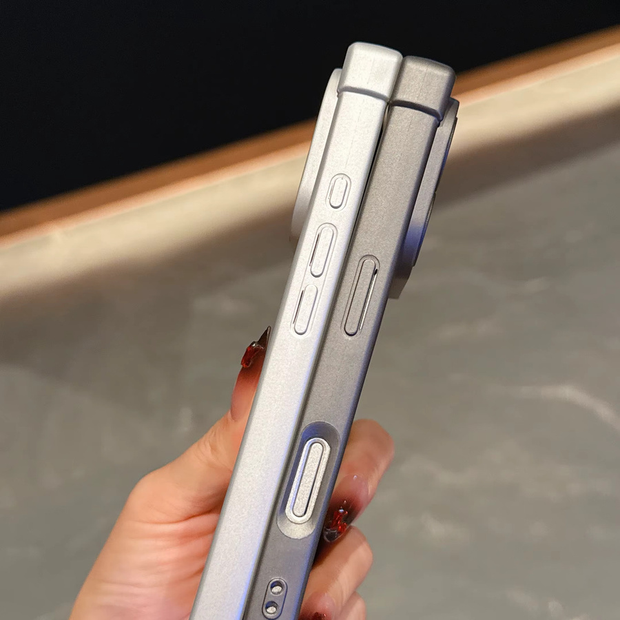 Silikon Schutzhülle für Apple iPhone mit magnetischer kabelloser Aufladung und Stoßstangenabdeckung in Orange und Silber - Bild 2