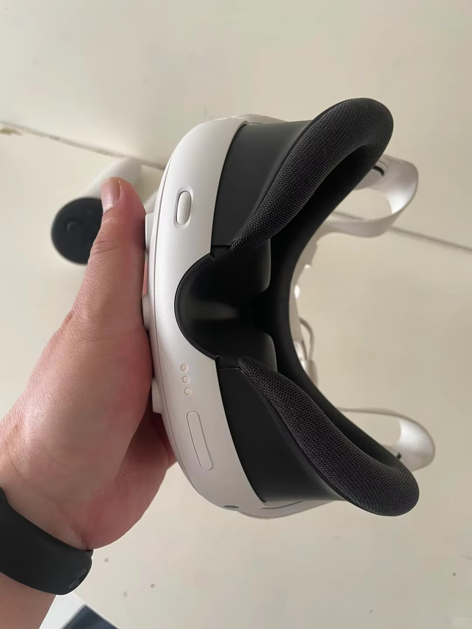 Oculus Quest 3 VR-Headset All-in-One Mixed Reality in Weiß mit 4K+ Bildschirm und 6DoF-Tracking für Gaming - Bild 2