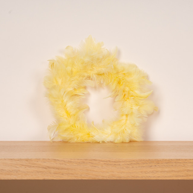 Federkranz von BLUME2000 in Hellgelb für Ostern mit Federn und Ring, Durchmesser: 25,0 cm - Bild 1