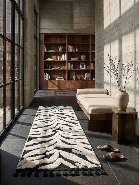 Hochflor Läufer MARA von Kadima Design in Schwarz-Weiß mit Animal Print, B/T: 80 x 300 cm - Bild 1
