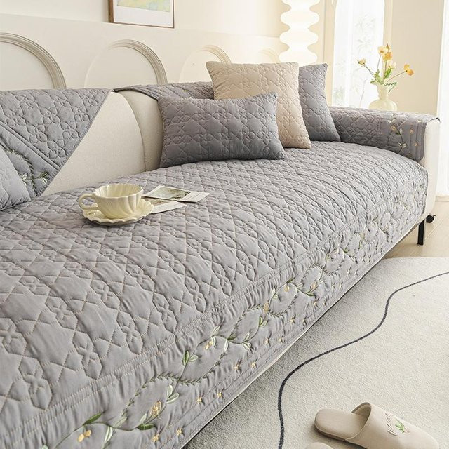 Besticktes Sofakissen aus gewaschener Baumwolle in Grau, B/B: 70 x 70 cm - Bild 1