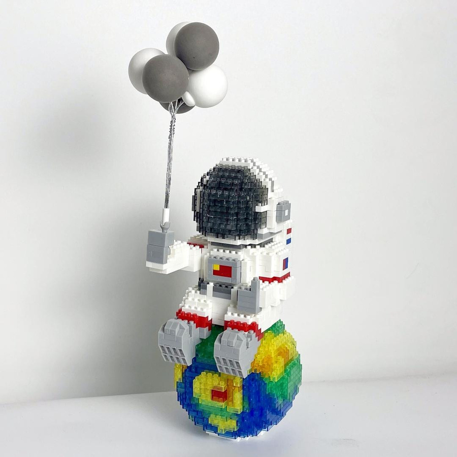 Linyi toy Astronaut Bausteine mit LED - Bild 2